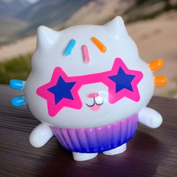 Replacement Cakey Cat Figure Sunglasses Gabby's Purrfect Dollhouse Playset Part - Picture 1 of 4